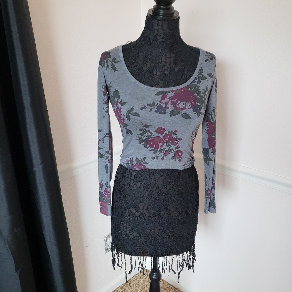 American Eagle Outfitters Long Sleeve Crop Top